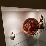 Sulle Spalle Della Regina